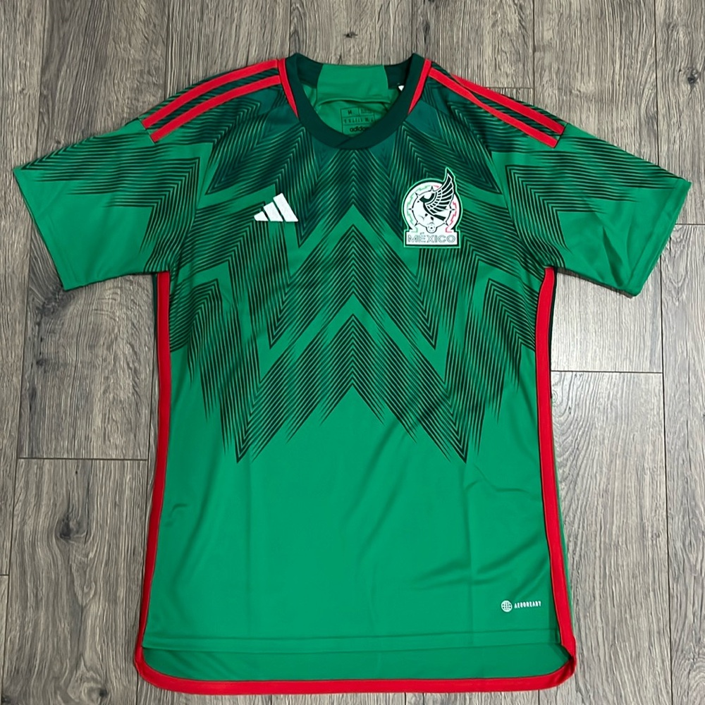 Adidas Men’s Medium Mexico Home soccer jersey